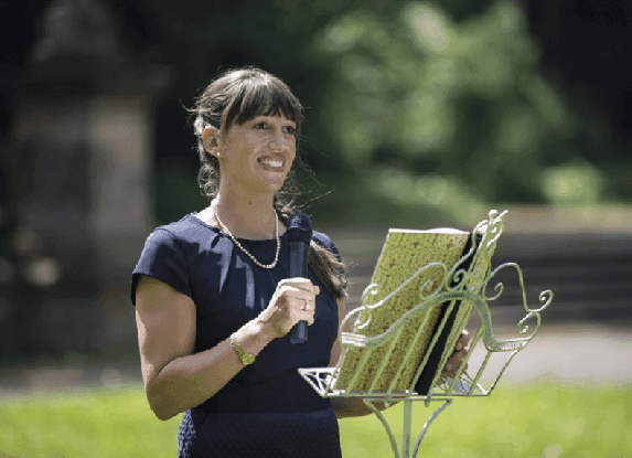 Julia Leddin, freie*r Redner*in in Hannover